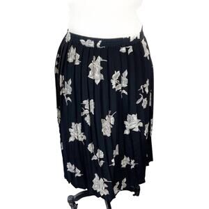 Alfred Dunner Skirt Rose Print Vintage Pleated Made in the USA Size 18 Black